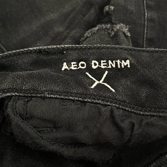 AMERICAN EAGLE BLACK RIPPED HI RISE JEGGING - Picture 5 of 6